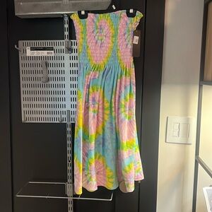 Women’s Terry cloth swimsuit cover. NWT. Size Medium.